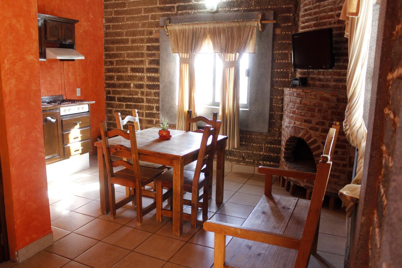 Hotel Y Cabanas Una Cosita De ซากัตลัน ภายนอก รูปภาพ